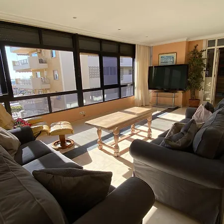 4 Bedroom Close By In *