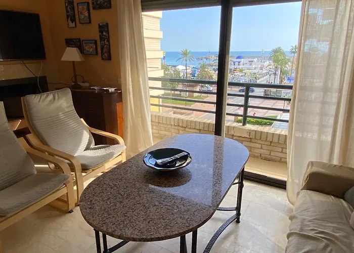 4 Bedroom Close By In * פואנגירולה