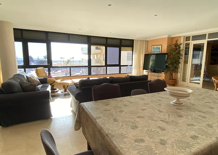 דירה 4 Bedroom Close By In