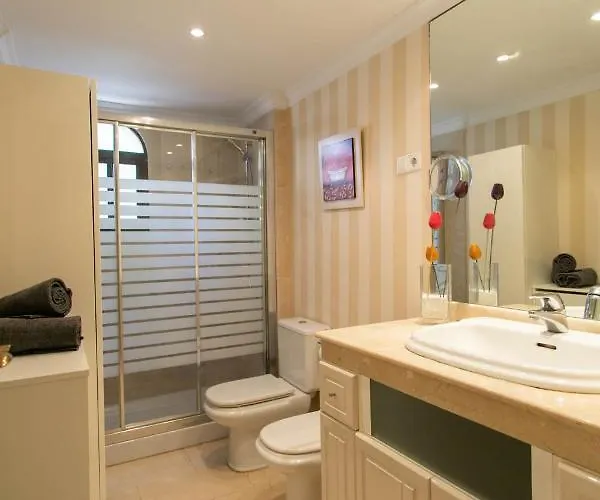 דירה 4 Bedroom Close By In פואנגירולה