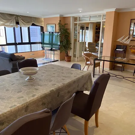 4 Bedroom Close By In *