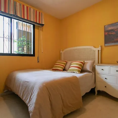 4 Bedroom Close By In 아파트 *