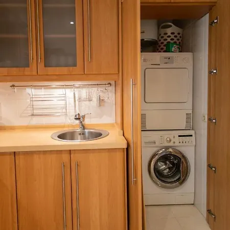 Apartment 4 Bedroom Close By In Fuengirola