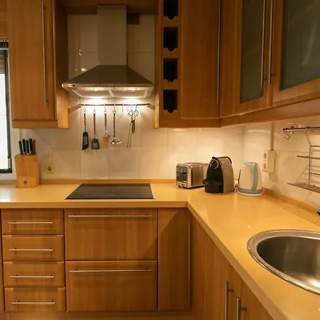 4 Bedroom Close By In