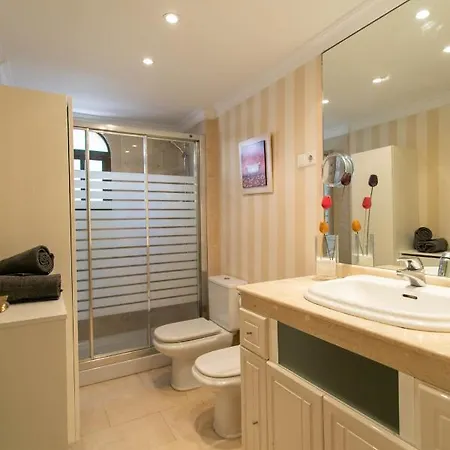 Apartment 4 Bedroom Close By In Fuengirola