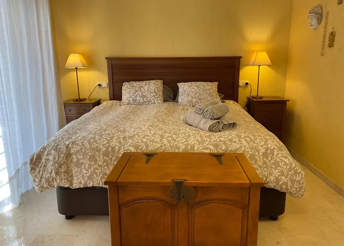 4 Bedroom Close By In