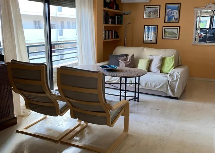 4 Bedroom Close By In Fuengirola