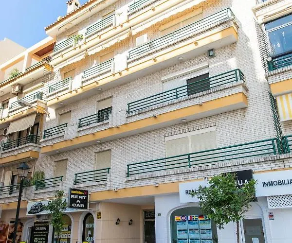 4 Bedroom Close By In *