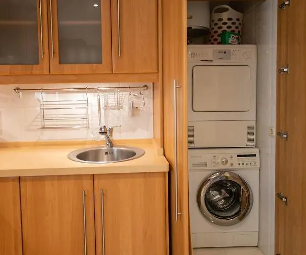 Апартаменты 4 Bedroom Close By In Фуэнхирола