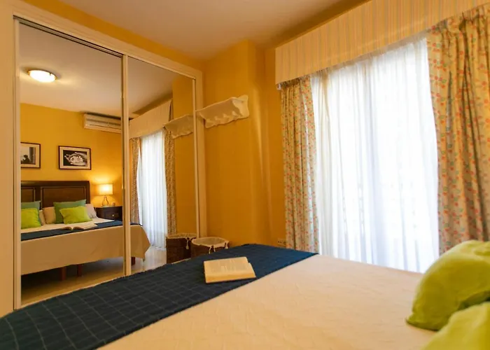 Apartment 4 Bedroom Close By In Fuengirola