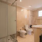 4 Bedroom Close By In Lejlighed